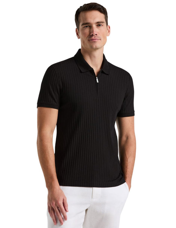 Polo Acanalado Negro con Cremallera al Cuarto