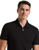 Polo Acanalado Negro con Cremallera al Cuarto