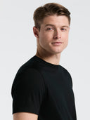 Playera Negra de Algodón con Cuello Redondo