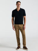 Polo Tipo Sweater Azul Dark Sapphire con Rayas Mesh y Cuello Abierto