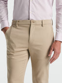 Pantalón Beige con Diseño Clásico