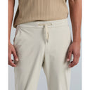 Pantalón Tricot Cropped Slim Tapered con Cordón Ajustable tono Dark Sapphire