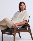 Camisa de manga corta con cuello camp y textura arrugada