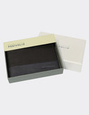 Cartera de Piel Negra con Banda Inferior