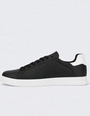 Sneaker Negro Con Tonos Blanco