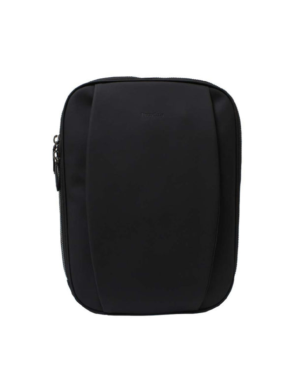 Backpack Negra de Nylon Diseño Versátil y Urbano