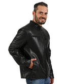 Chamarra Negra Tipo Action Leather Con Cierre Completo