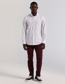 Camisa Slim Fit Blanca con Estampado Geo y Cuello Expandible