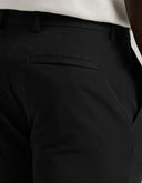 Pantalón Chino Negro Slim Tapered Hybrid Stretch