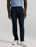 Pantalón Chino Dark Sapphire Slim Tapered Hybrid Stretch
