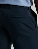 Pantalón Chino Dark Sapphire Slim Tapered Hybrid Stretch