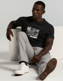 Playera Negra Gráfico Logo Algodón Cuello Redondo