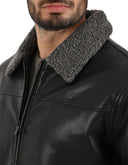 Chamarra Negra Tipo Action Leather con Cuello de Borrega