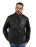 Chamarra Negra Tipo Action Leather con Cuello Alto